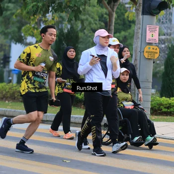 Runner Photo 6986592