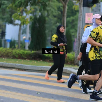 Runner Photo 6986598