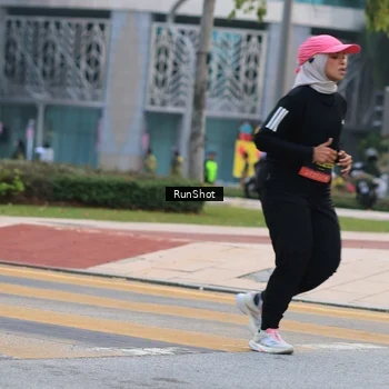 Runner Photo 6986664