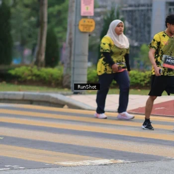 Runner Photo 6986672
