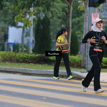 Runner Photo 6986718