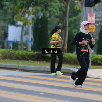 Runner Photo 6986750
