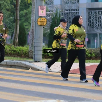Runner Photo 6986798