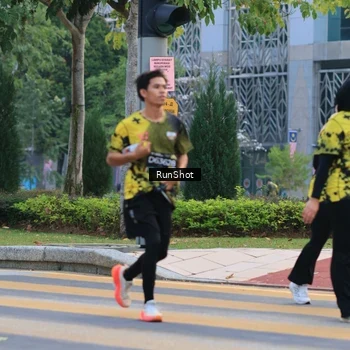 Runner Photo 6986800