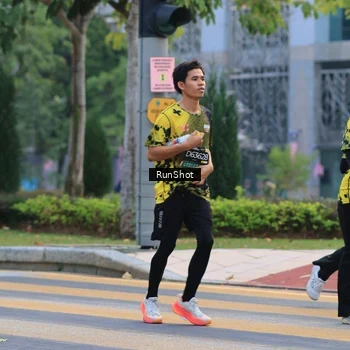Runner Photo 6986802