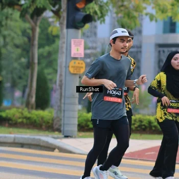 Runner Photo 6986890
