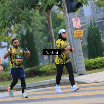 Runner Photo 6987001