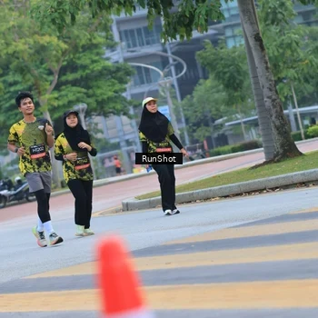 Runner Photo 6987021