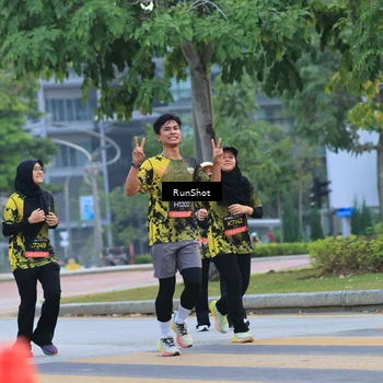 Runner Photo 6987023