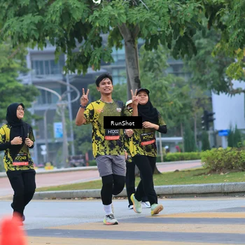 Runner Photo 6987024