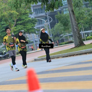 Runner Photo 6987031