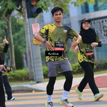 Runner Photo 6987050