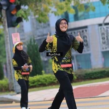Runner Photo 6987059