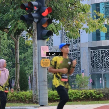 Runner Photo 6987086