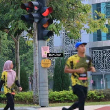 Runner Photo 6987088