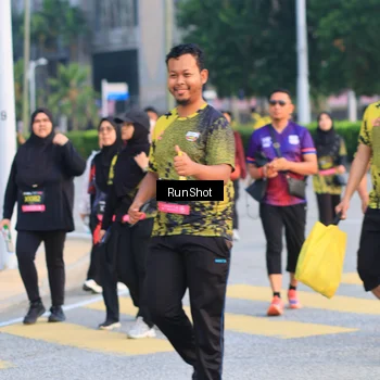 Runner Photo 6987101