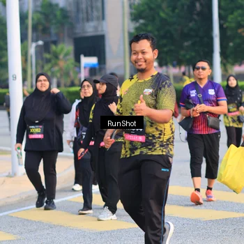 Runner Photo 6987102