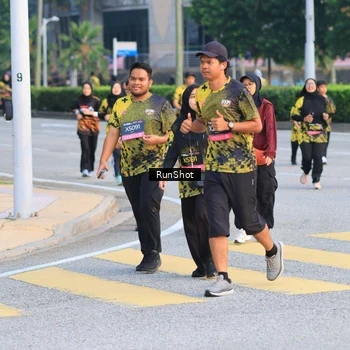 Runner Photo 6987118