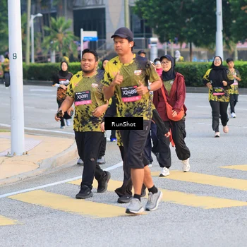 Runner Photo 6987124