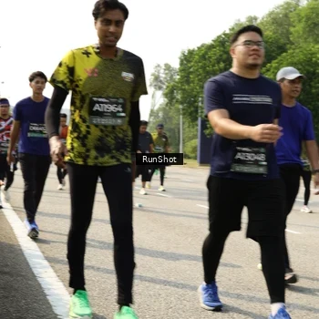 Runner Photo 6987201