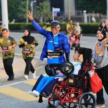 Runner Photo 6987213