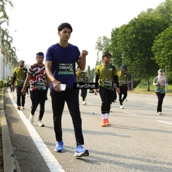 Runner Photo 6987225