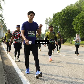 Runner Photo 6987242
