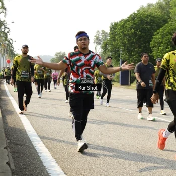 Runner Photo 6987255