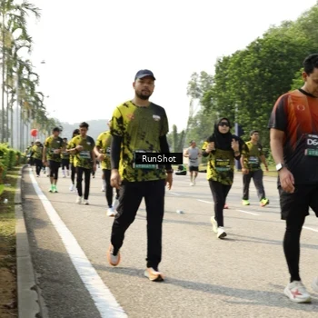 Runner Photo 6987279