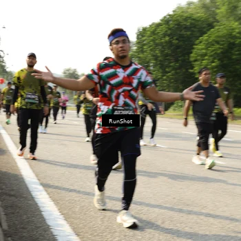 Runner Photo 6987284