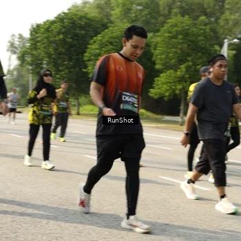 Runner Photo 6987288