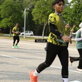 Runner Photo 6987290