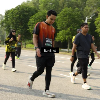 Runner Photo 6987302