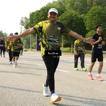 Runner Photo 6987333