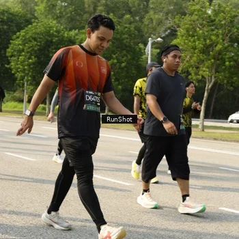 Runner Photo 6987349