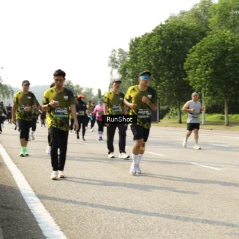 Runner Photo 6987352