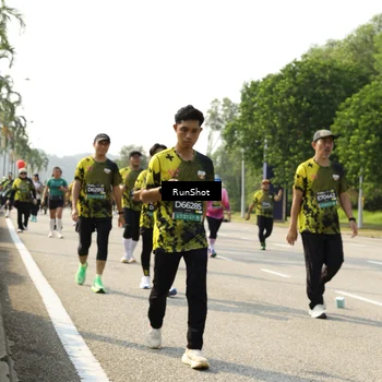 Runner Photo 6987373