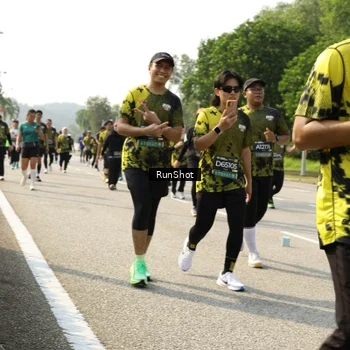 Runner Photo 6987426