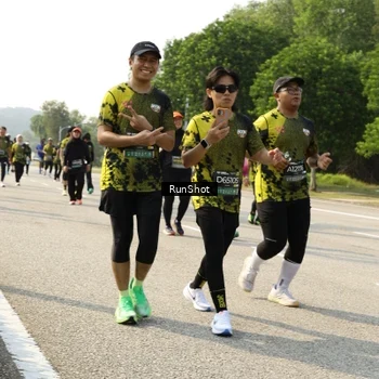 Runner Photo 6987439