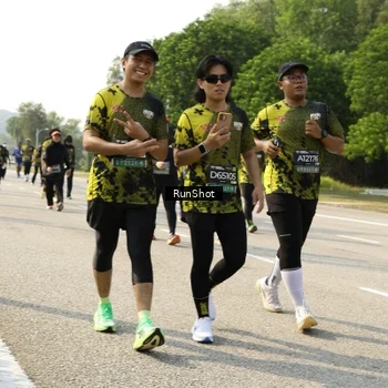 Runner Photo 6987441