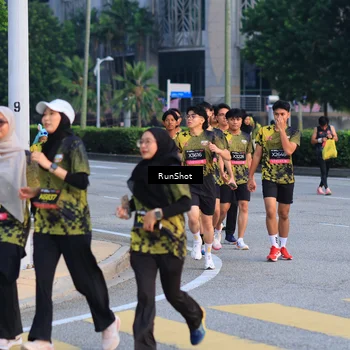 Runner Photo 6987466