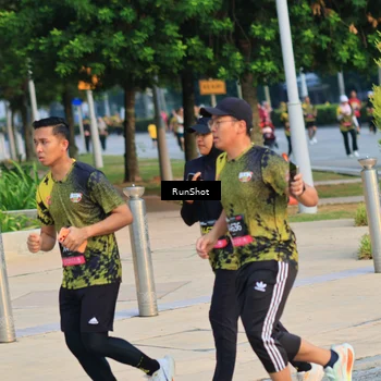 Runner Photo 6987471