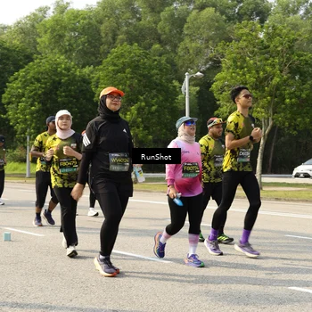 Runner Photo 6987473