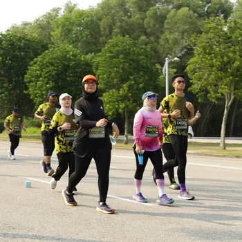 Runner Photo 6987476
