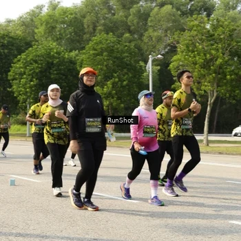Runner Photo 6987478