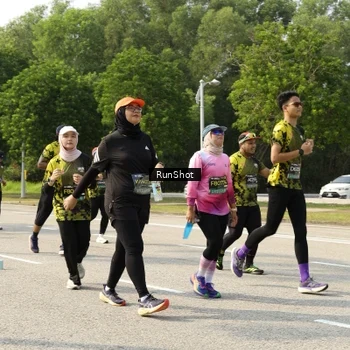 Runner Photo 6987490