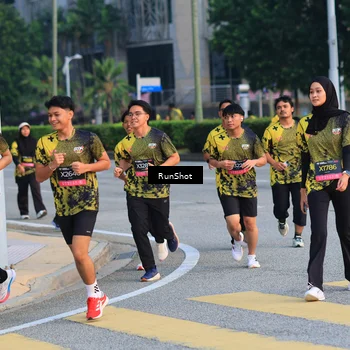 Runner Photo 6987493