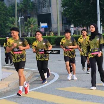 Runner Photo 6987494