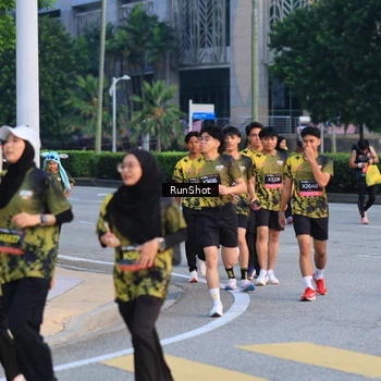 Runner Photo 6987503