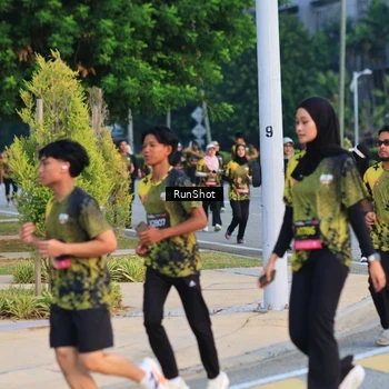 Runner Photo 6987511